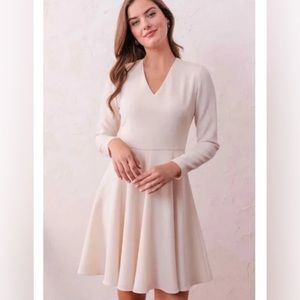 Gal Meets Glam Sonya Dress - Cream Fit & Flare Crepe (Like New)